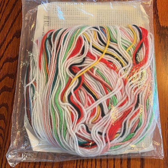 Temptations Holiday North pole Couple Canvas Kit new - Picture 4 of 6